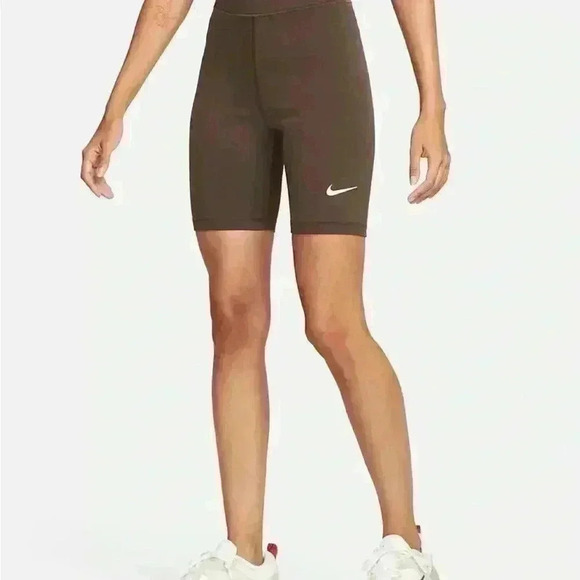 Nike Pants - 🆕NIKE Classic short. NWT, size small.